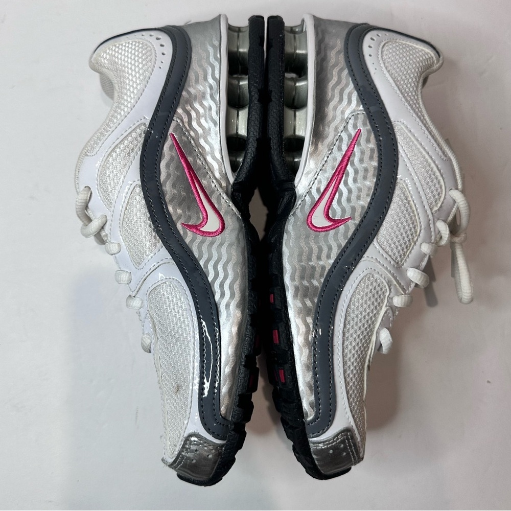 Nike Reax Women's White and Gray Sneakers - Picture 2 of 10